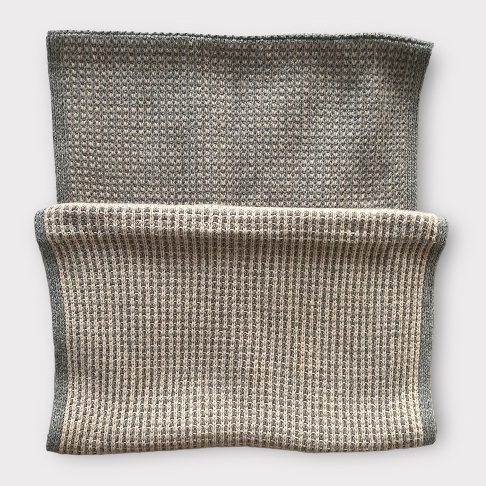 Club Monaco Infinity Scarf - Picture 3 of 4